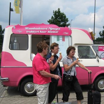 ijswagen woonboulevard Nijmegen ijswagen woonboulevard Nijmegen